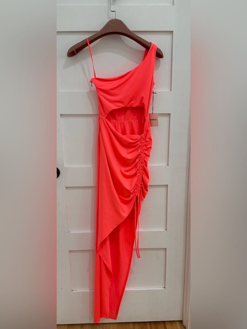 This neon pink Superdown Alanie Maxi Dress NWT size XS - Picture 5 of 10